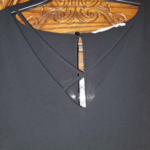 LUSH Women's V-neck with Criss-cross Tie Tunic - Picture 4 of 7